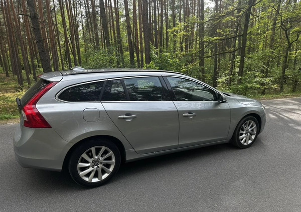 Volvo V60 cena 41000 przebieg: 208000, rok produkcji 2014 z Kępno małe 232